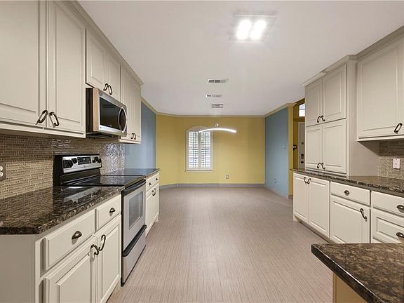 5th image of 1901 Bentwood Ct