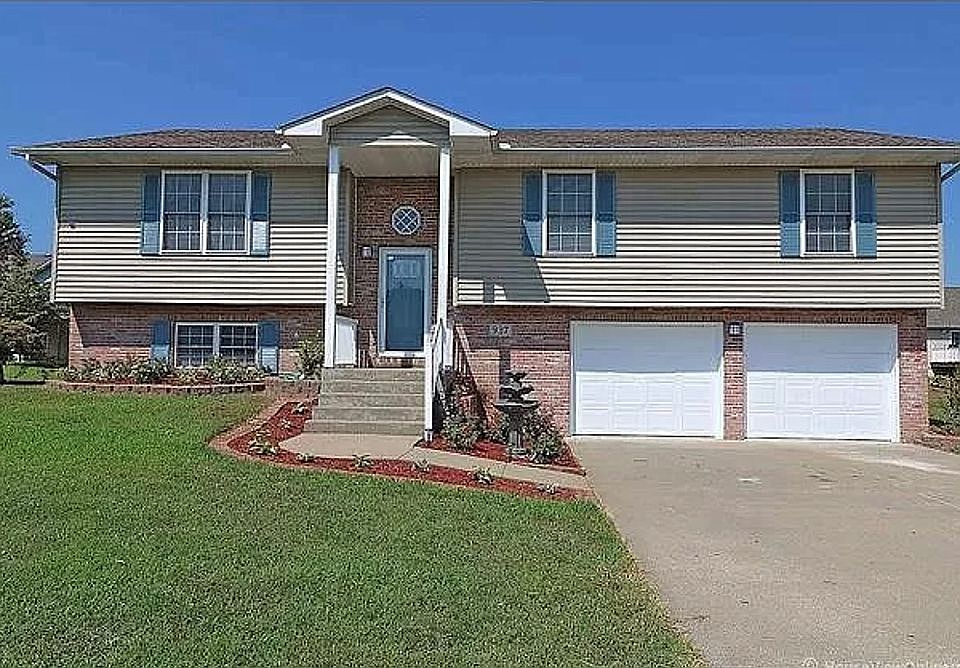 1st image of 937 Aspen Dr