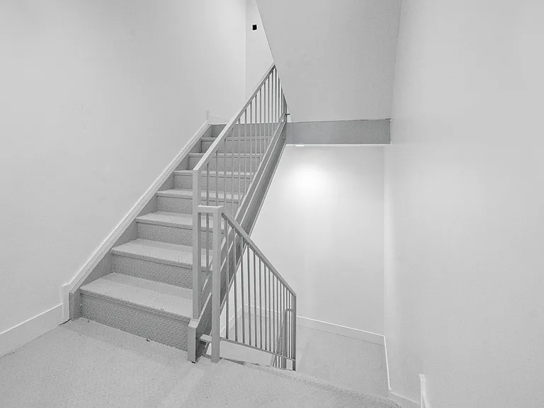 3008 W Belmont Ave #3 — Photo 23