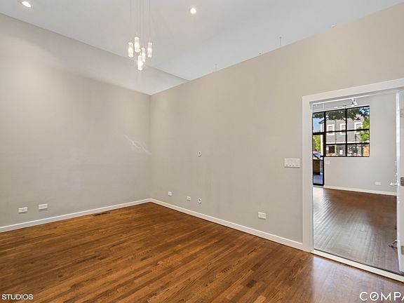 4th image of 1453 N Ashland Ave #C