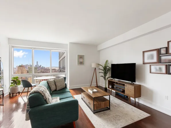 350 West 42nd Street image 1 of 5