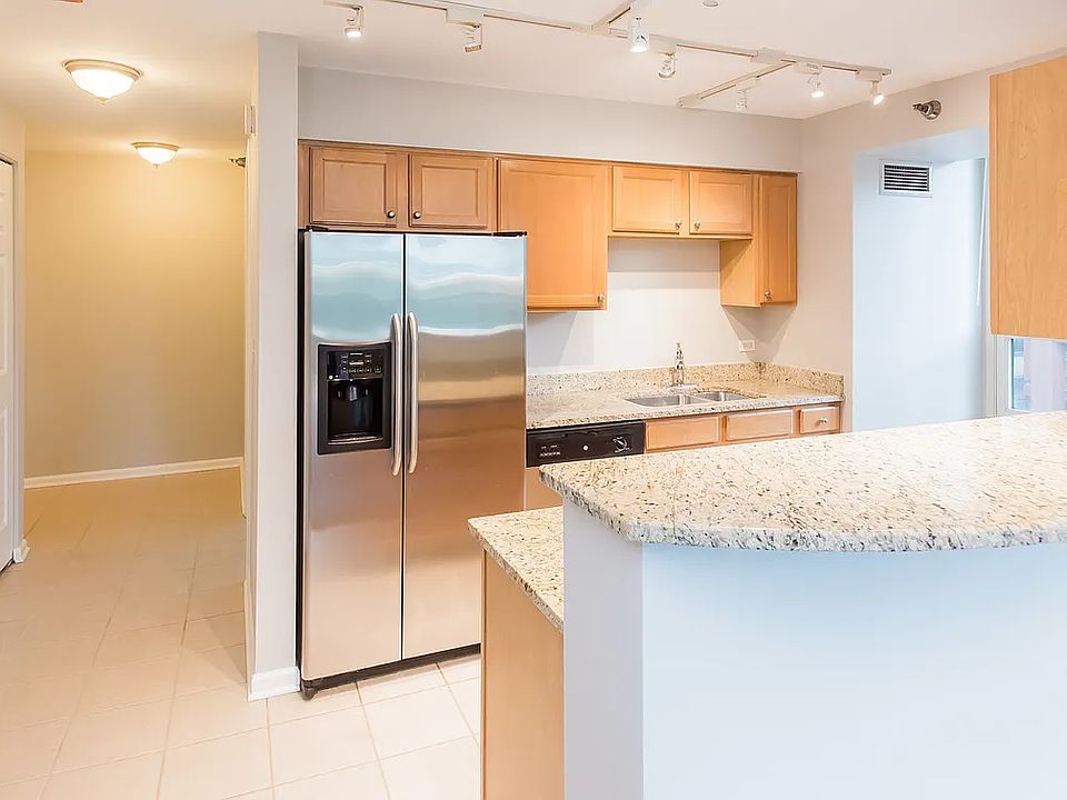 1st image of 345 N Lasalle St #301