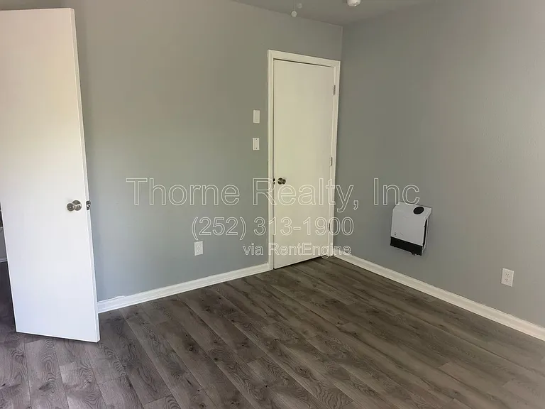 1125 E Grand Ave — Photo 3
