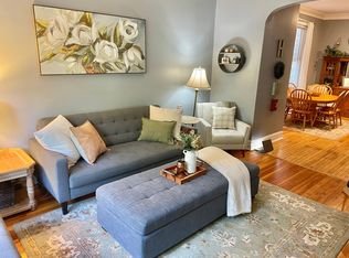 841 W Roscoe St #1, Chicago, IL 60657