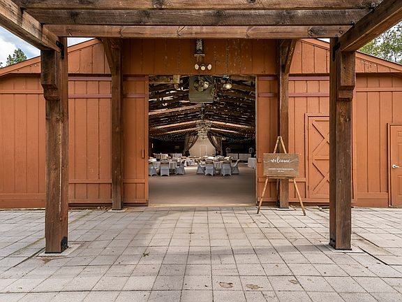 4th image of 86 Stable Gate Dr
