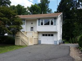 20 Manor Rd, Denville, NJ 07834