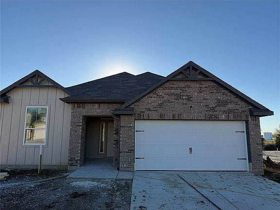 2nd image of 112 Hejl Dr