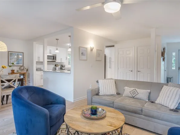 70 Shipyard Dr APT 172, Hilton Head Island, SC 29928