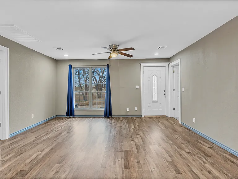 26 S Urbana Ave — Photo 20