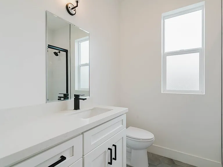 10853 Otsego St — Photo 30