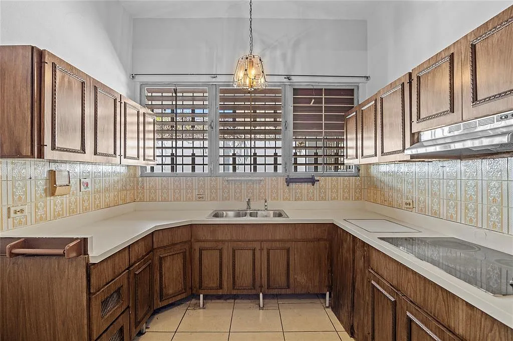 4 bed, 3.0 bath, 2020 sqft, $2,500 — Photo 4