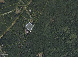 Castle Ct, Milford, PA 18337