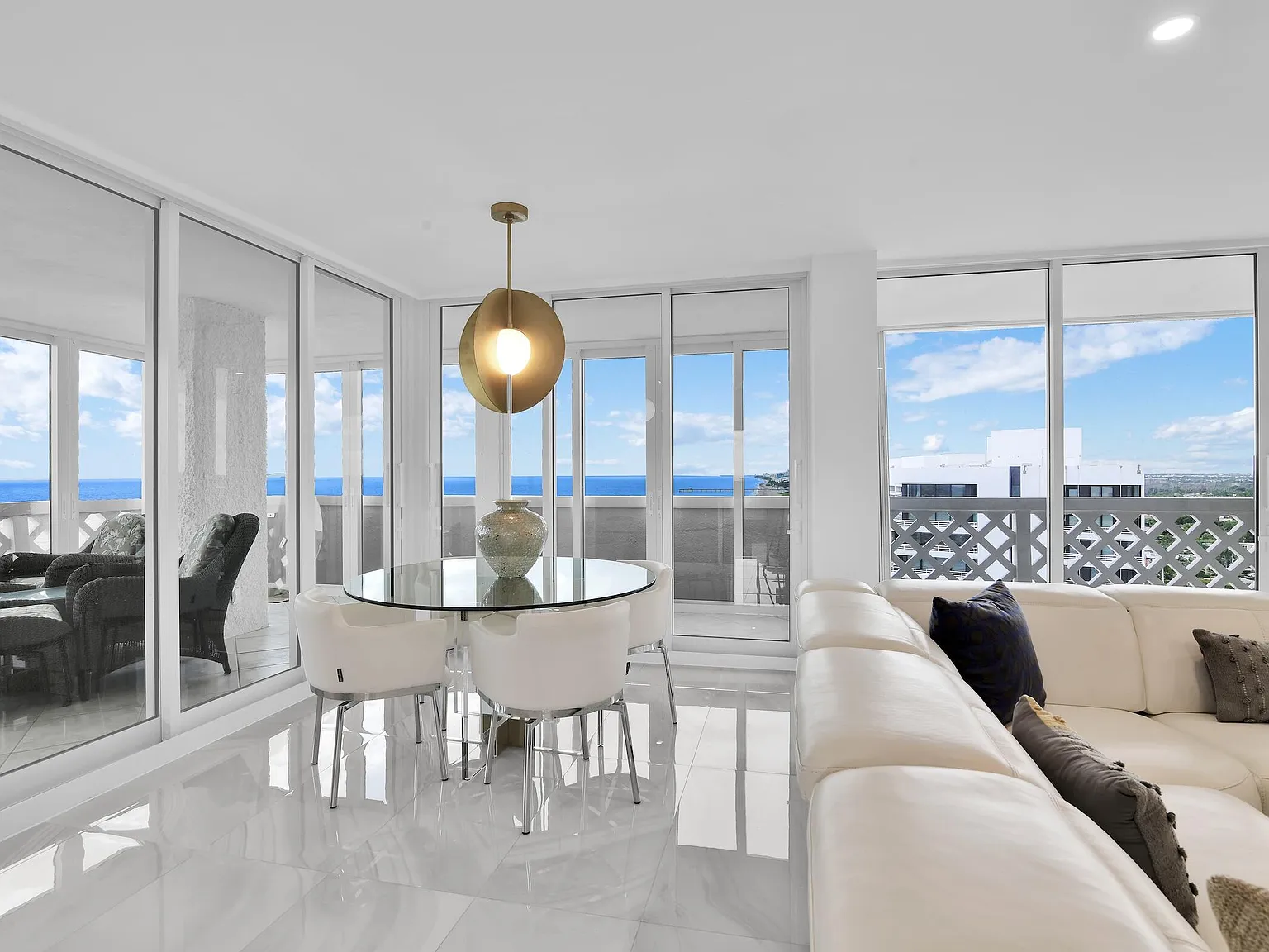 Cloister Beach Towers Condo — Photo 3