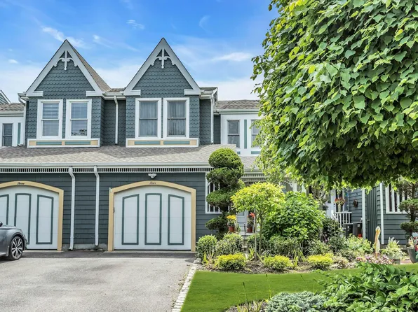 4 Victoria Drive, Amityville, NY 11701