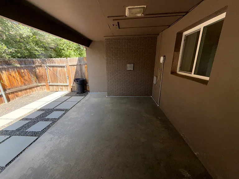 1631 S Merrill St — Photo 17