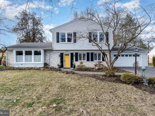 3809 Lamp Post Ln, Camp Hill, PA 17011