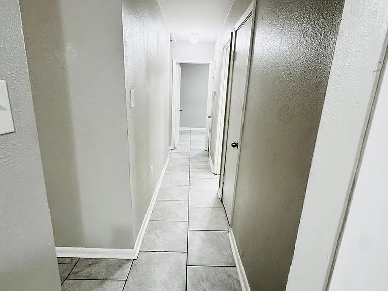 3433 Hollywood St — Photo 16