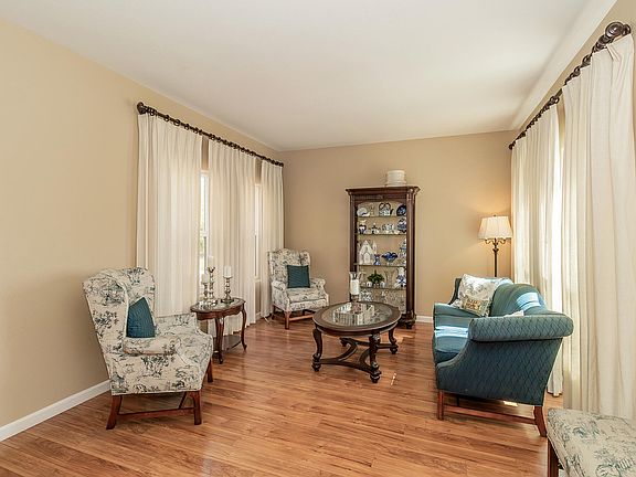 4th image of 1838 W Mallard Way