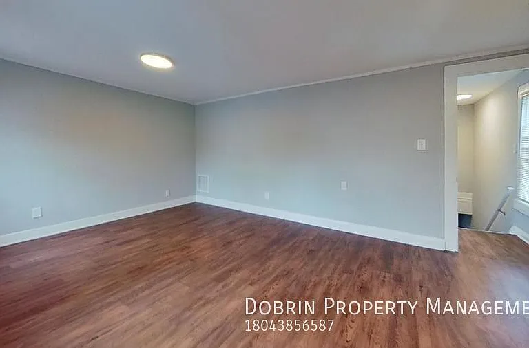 504 S Laurel St — Photo 11