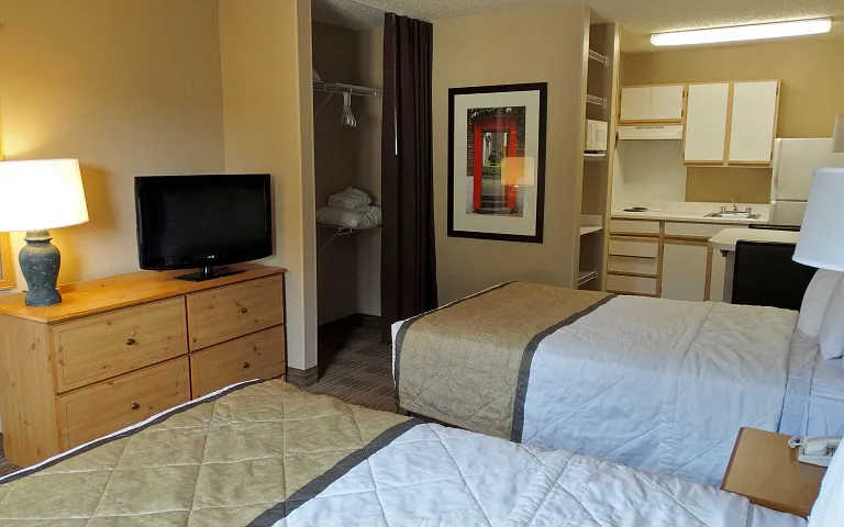 Studio Suite - 2 Full Beds