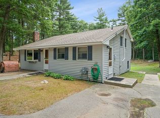 4 Lakeview Rd, Foxboro, MA 02035