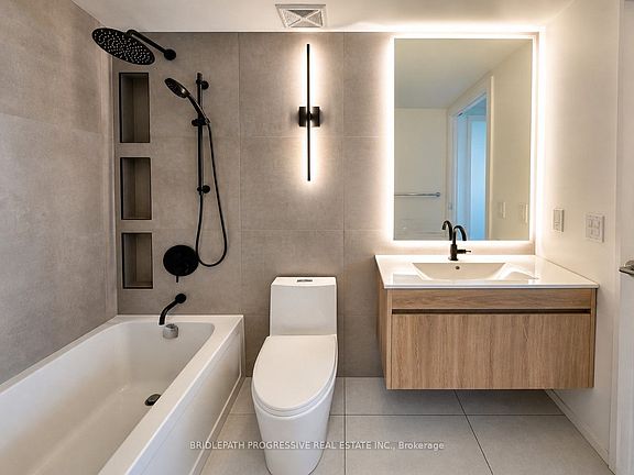 3rd image of 9205 Yonge St #1211