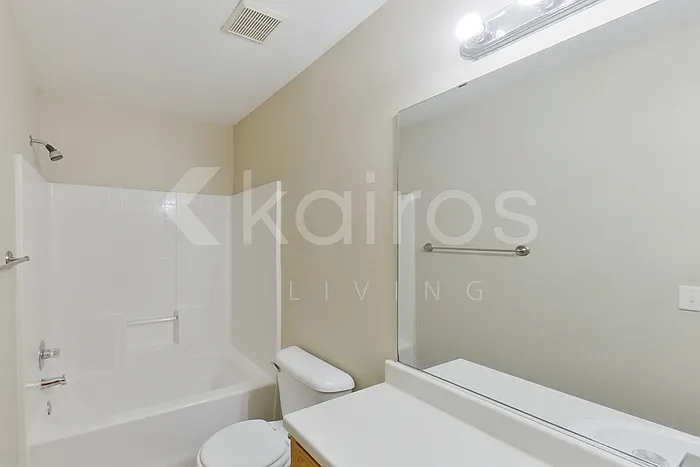 1129 NE 8th St — Photo 17