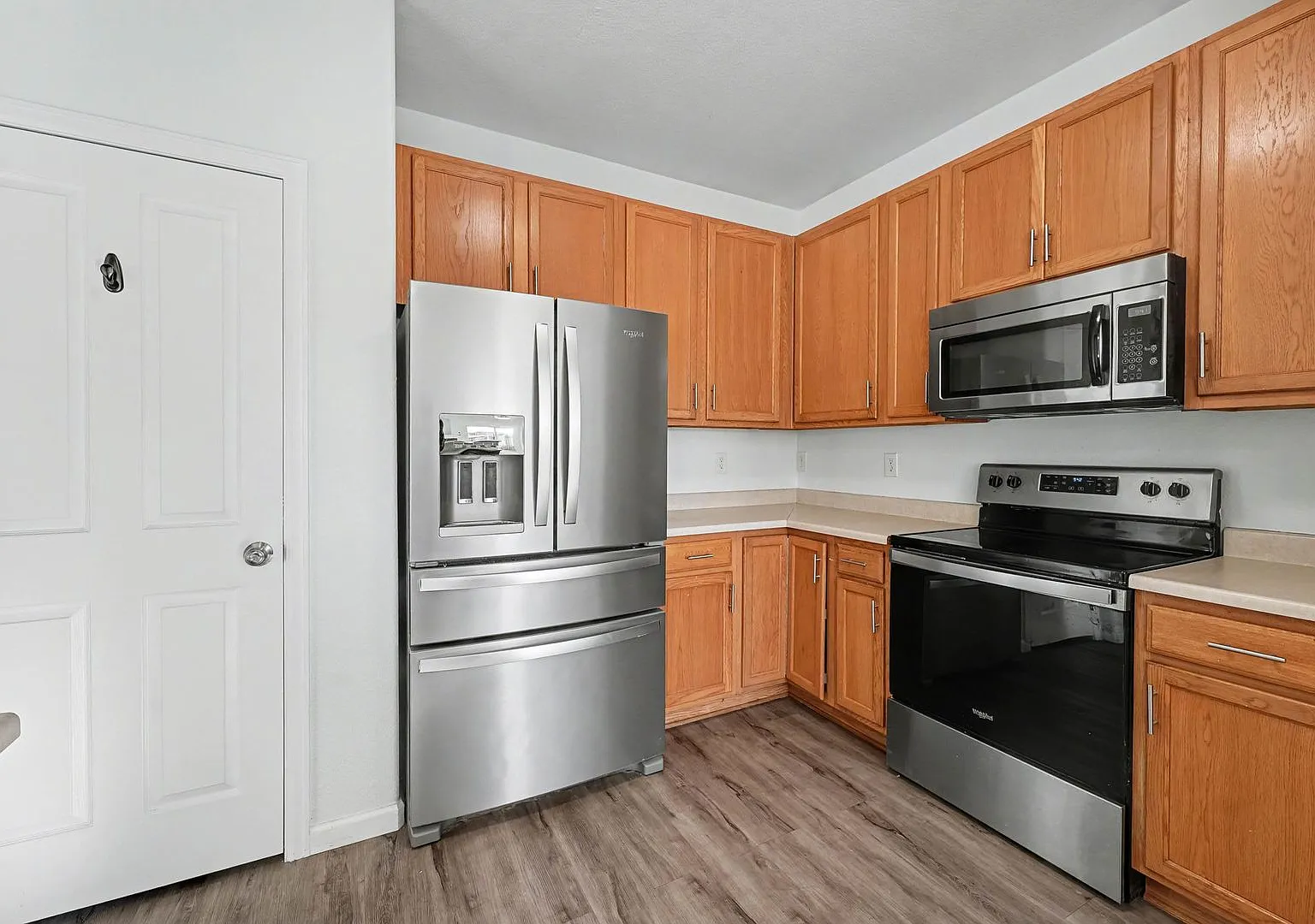 End Unit 3 Bedroom 2 Bath Townhome in Commerce City! — Photo 2
