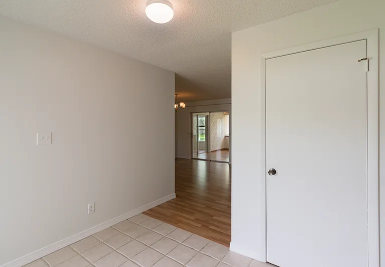 10502 Linger Ln — Photo 3