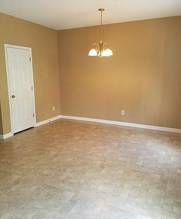3rd image of 150 Charterhouse Ln #150
