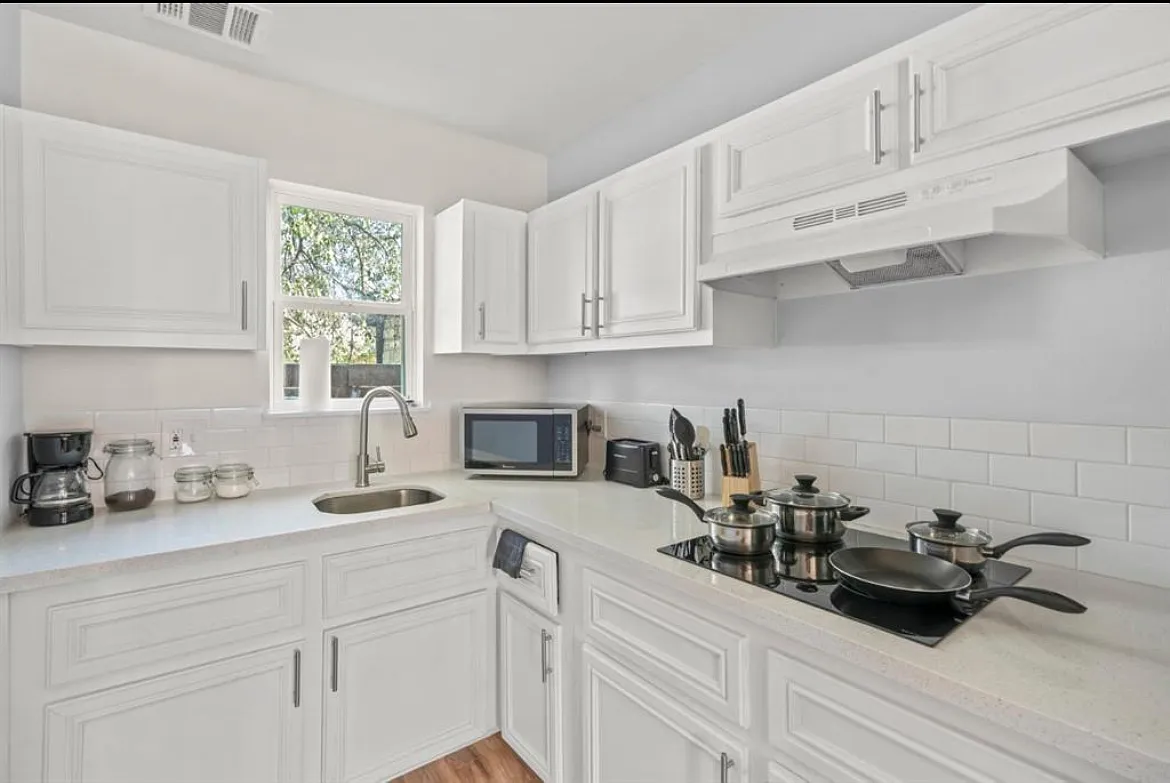 3709 Anita St — Photo 3
