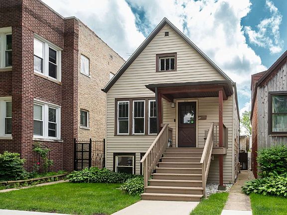 3rd image of 3233 W Berteau Ave