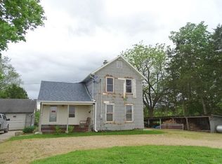 7615 W Dublin Rd, Freeport, IL 61032