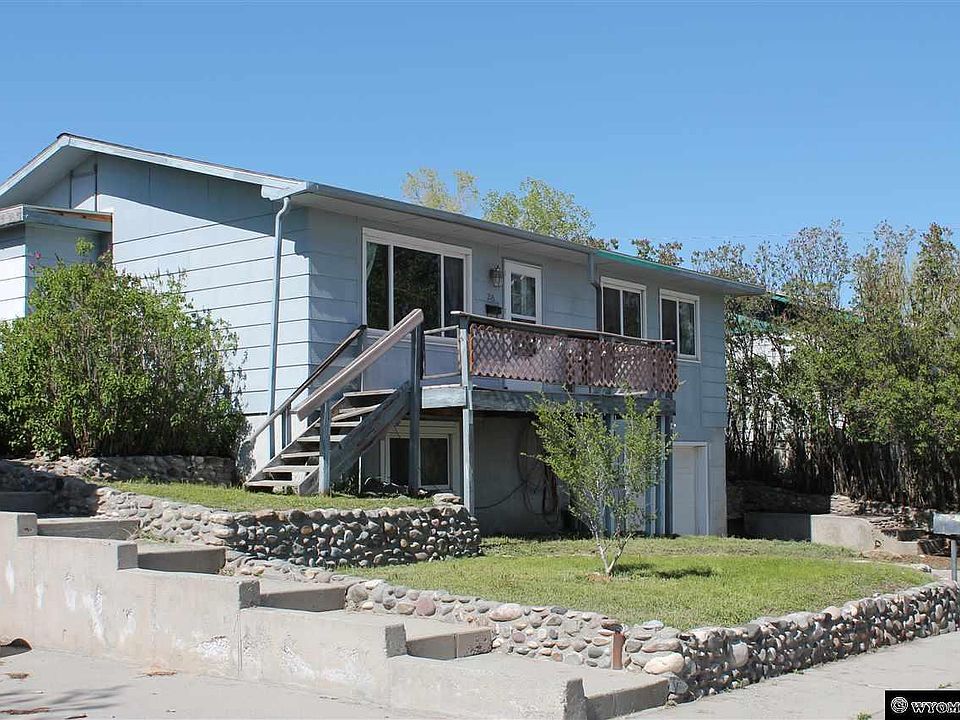 1st image of 216 Kinnikinnick Dr