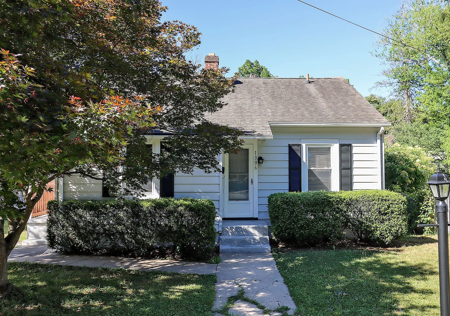 $500 Off 1st Month's Rent! Pet-Friendly Home Near Meade Park, Firefly Restaurant, & Jbird Coffee — Photo 1