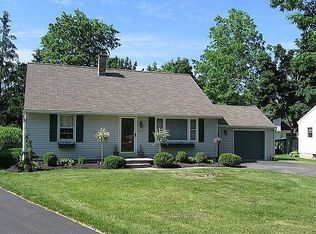 424 Burt Cir, Lewiston, NY 14092