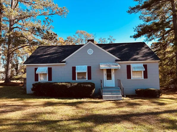 8 Green Acres Dr, Ware Shoals, SC 29692