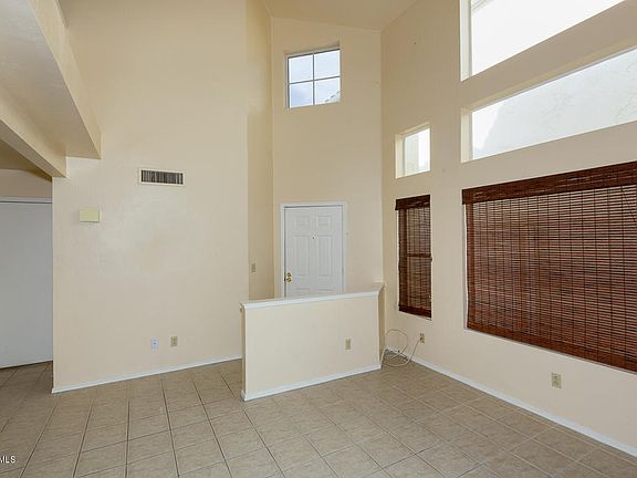 3rd image of 2348 E GELDING Drive