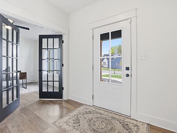 4th image of 953 S Lantern Ln