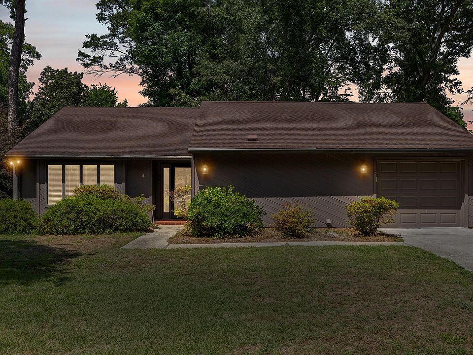 1st image of 4 Birkdale Ct E