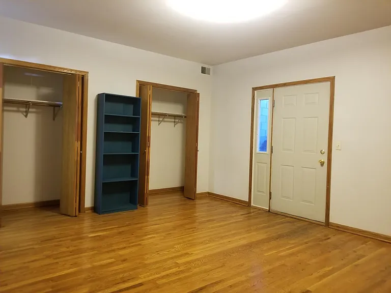 1210 W Henderson St #1 — Photo 3