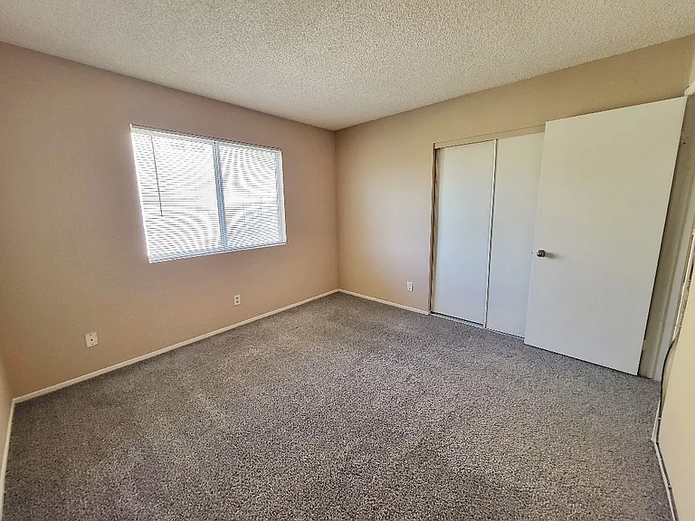 9404 Hershey Ln — Photo 11