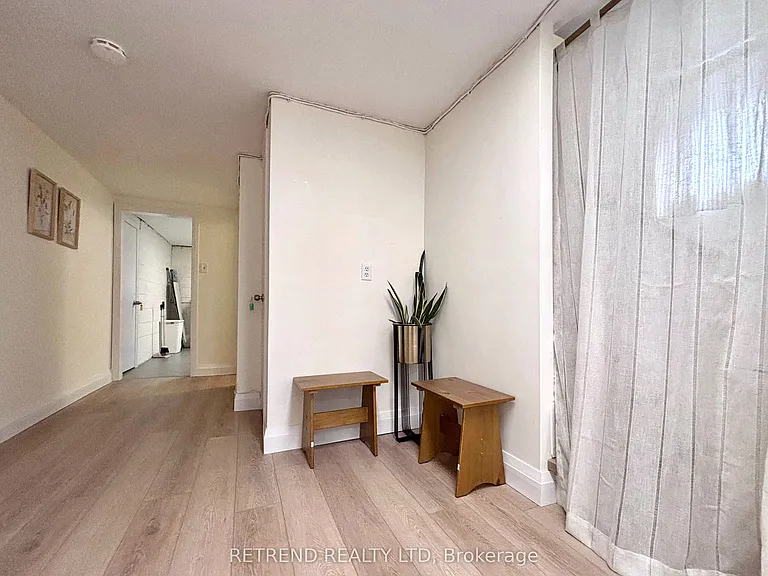260 Ranee Ave #LOWER — Photo 17