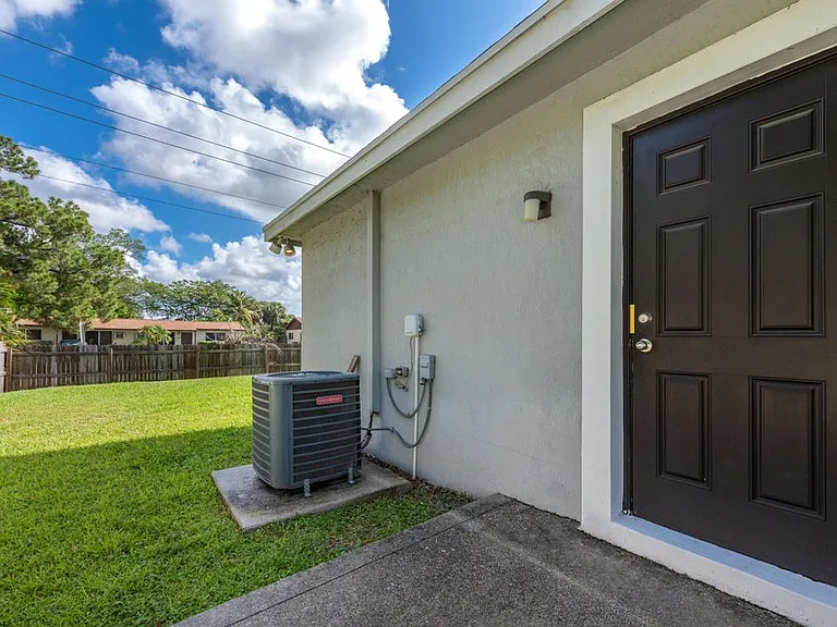 4743 Myla Ln — Photo 26