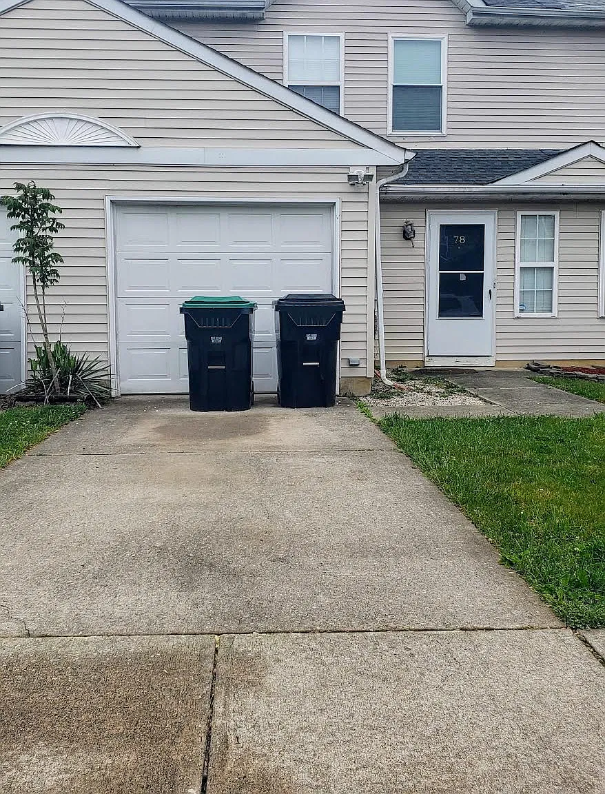 2 bed, 1.5 bath, 1353 sqft, $2,400 — Photo 1