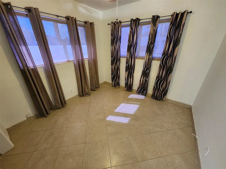 120 NE 10th Ave #1 — Photo 10