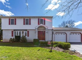 24 Cotswold St, Danville, PA 17821