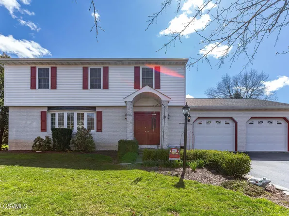 24 Cotswold St, Danville, PA 17821
