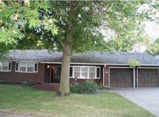 1927 N Farmstead St, Wichita, KS 67208