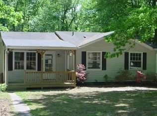 300 Forest Dr, Blackstone, VA 23824